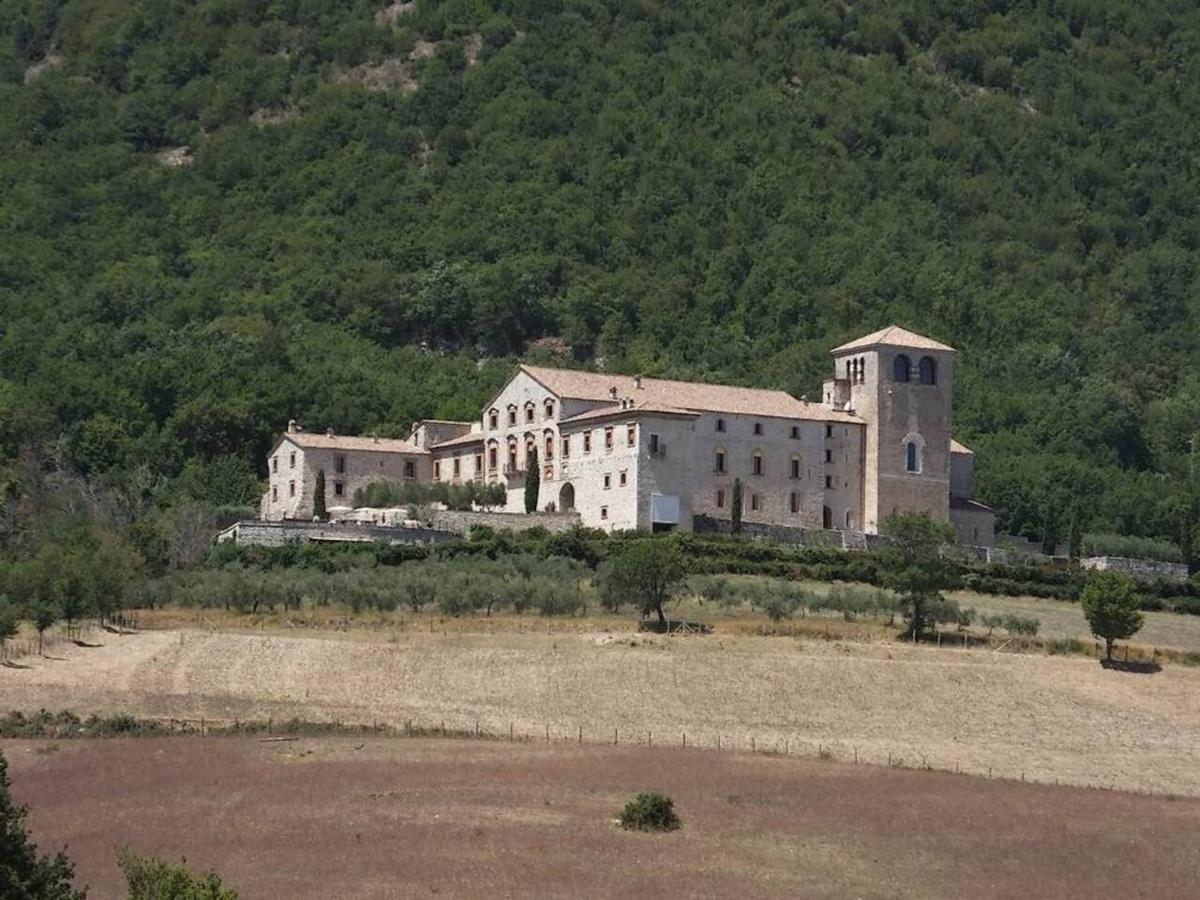 Вілла La Bottega Del Fabbro Affitto Breve Contigliano Екстер'єр фото