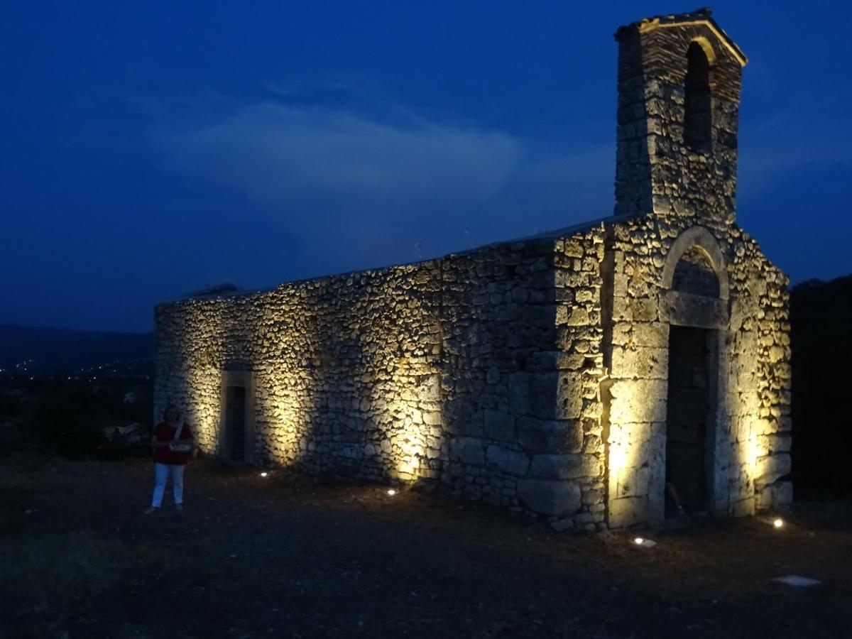 Вілла La Bottega Del Fabbro Affitto Breve Contigliano Екстер'єр фото