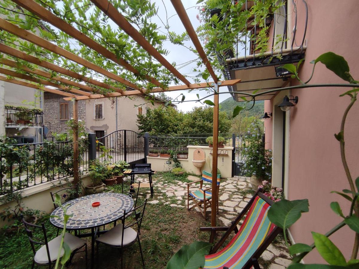 Вілла La Bottega Del Fabbro Affitto Breve Contigliano Екстер'єр фото