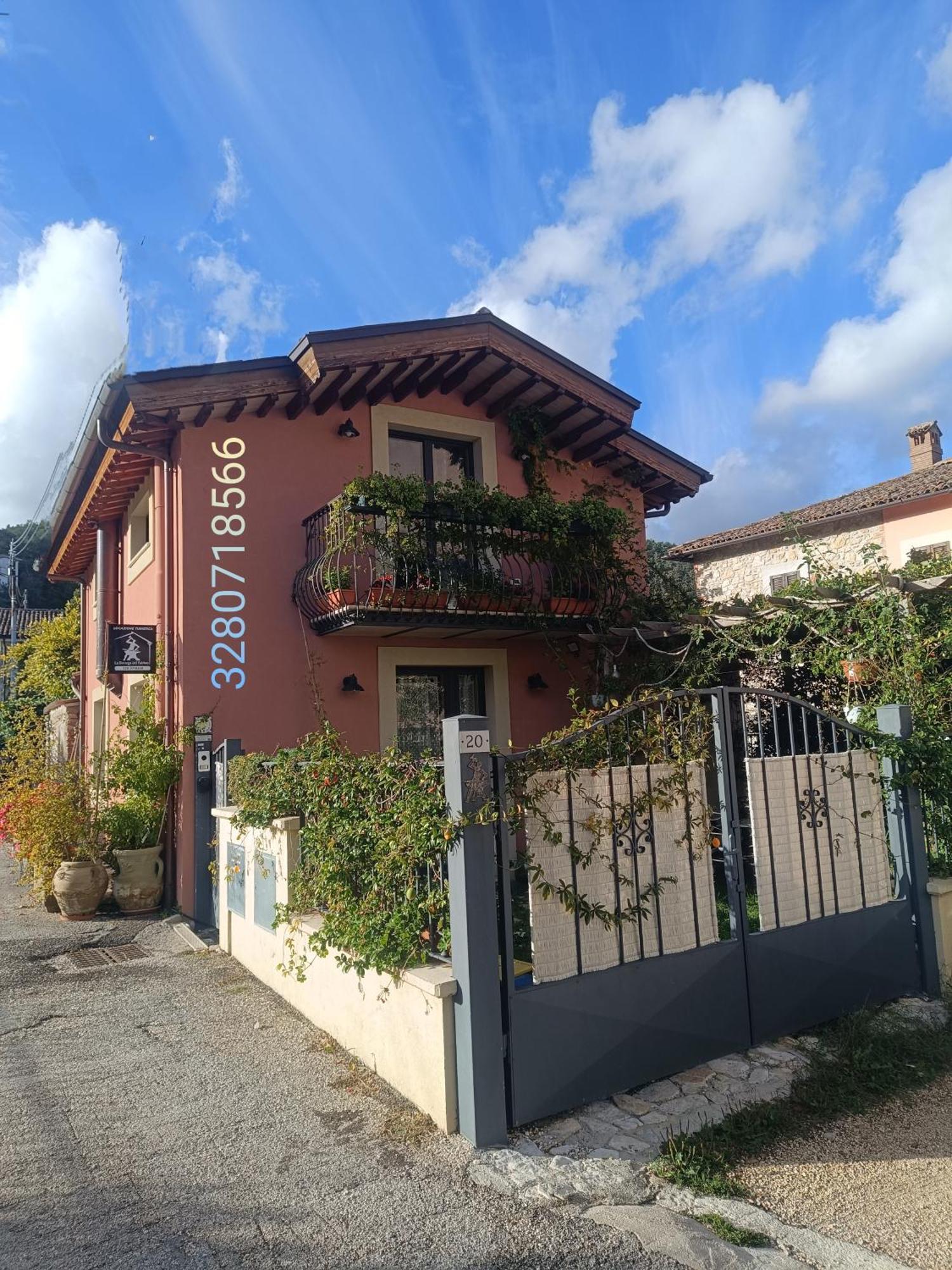 Вілла La Bottega Del Fabbro Affitto Breve Contigliano Екстер'єр фото